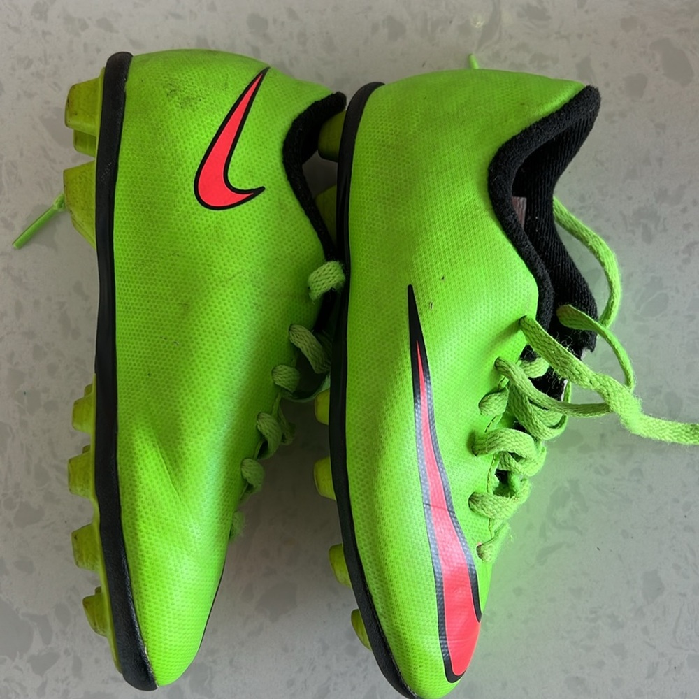 Nike cleats - Picture 6 of 8